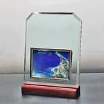 オリジナルな名入れ記念写真たて 盾形写真たて カット形 DSP-3TPB